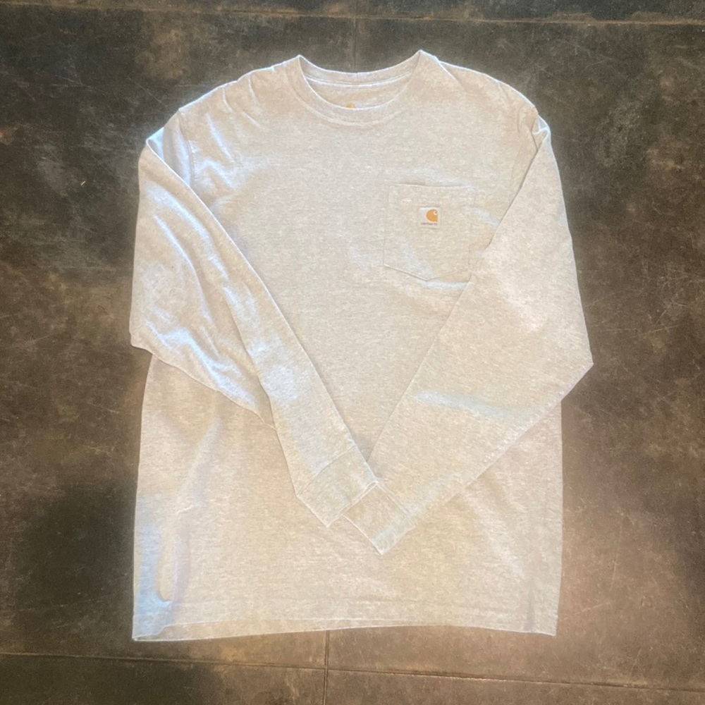 EUC Carhartt long sleeve tshirt. Never worn. washed it once but never worn.